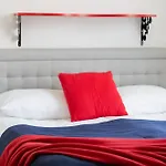 American Retro With Balcony Powisle By Renters *