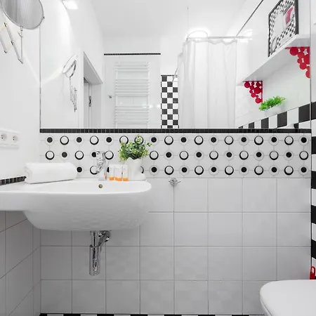 Leszczynska American Retro With Balcony Warsaw's Powisle By Renters * Warschau