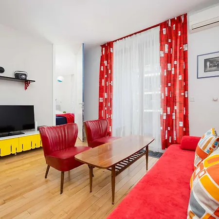 Leszczynska American Retro With Balcony Warsaw's Powisle By Renters Apartment *