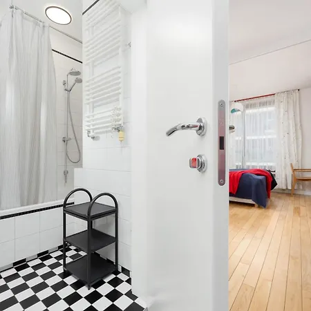 American Retro With Balcony Powisle By Renters Warszawa